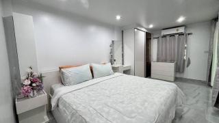 Family House Patong - Homestay - 7