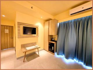 SEA VIEW from ROOFTOP The O-Turtle Resort Near Jagannath Temple - Lift And Resturent Facilities - Fully Air Conditioning Luxuray Rooms - Couple Friendly- A Top Rated Luxuaray Hotel - 8