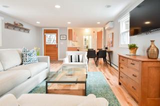 Commercial St Private Patio Dog Welcome - 9