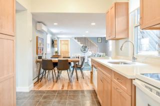 Commercial St Private Patio Dog Welcome - 1