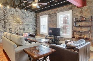 Ellis Square Loft - 7