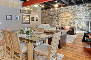 Ellis Square Loft - 2