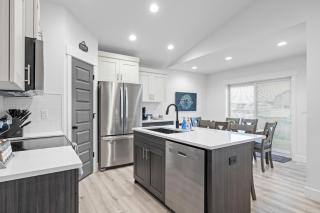 Peaceful Idaho Falls Stay Sleeps 8 - 3