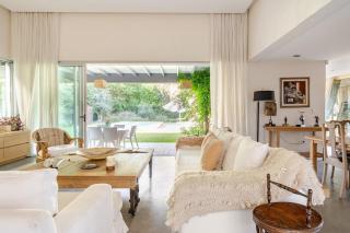 Modern House in Chacras de Coria - 1