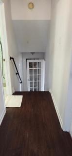 King Bed Ensuite Toilet Central Mississauga - 8