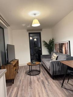 Modern 2BR in M5, Man United Stadium, and MediaCity - 0