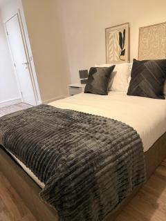 Modern 2BR in M5, Man United Stadium, and MediaCity - 7