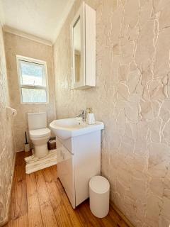 Bay Breeze Apartment with Ocean view - 5