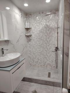 davit batoni small house - 9