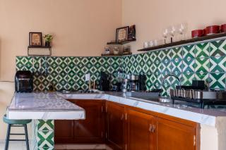 Starlink Wi-Fi, 4min to Beach & Downtown, Laundry Service Included, PetsOK - 5