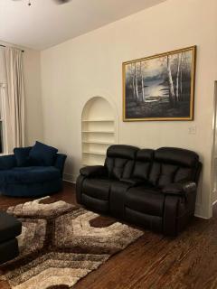 Modern Cajun Retreat Near Downtown - 4