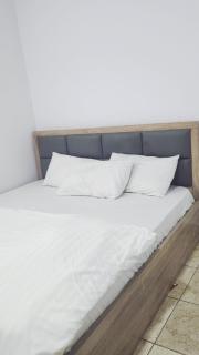 Dominion Apartment and Guest House - 0