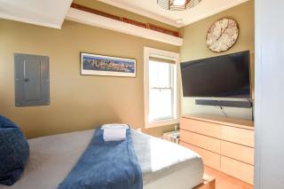 Gas Fireplace Front Patio & Parking Spot - 1