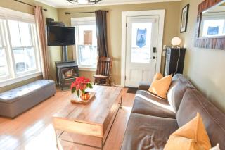 Gas Fireplace Front Patio & Parking Spot - 4