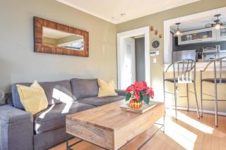 Gas Fireplace Front Patio & Parking Spot - 9