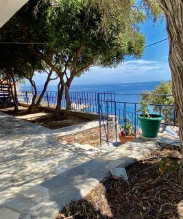 Πέτρινη αυλή, Αρμενιστης Ικαρια - 0