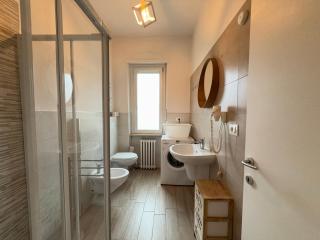 Private Parking, with a View of the Alba Hills - 7