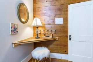 Downtown San Antonio, Tx Sized Bungalow! - 9