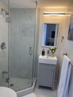 Modern 1BR Suite close to Toronto Airport - 7