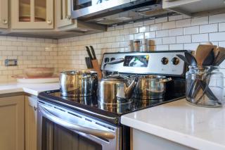 Downtown San Antonio, Tx Sized Bungalow! - 6