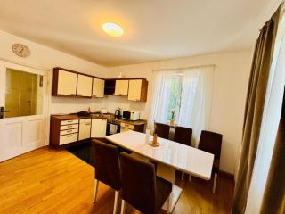 Friends & Family Nest - 9