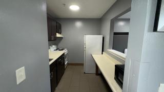 Welcome Suites Hazelwood Extended Stay Hotel - 3