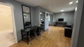 Welcome Suites Hazelwood Extended Stay Hotel - 7