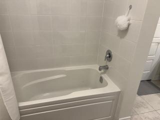 Fully furnished 3BR, 3WR entire two storey with unfinished basement- Ford Milton , ON Canada - 8