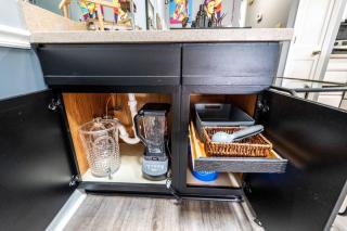 Rhythm Retreat Bar Patio & Space for 10 - 7