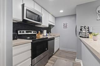 Rhythm Retreat Bar Patio & Space for 10 - 2