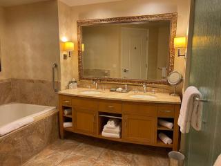 Five Star Trump Hotel No Resort And Cleaning Fees - 5