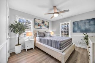 Sea La Vie Villa 3BD Beach Retreat fence yard - 7