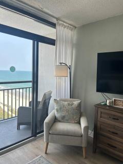 Sun & Sand the Landmark Resort - 6