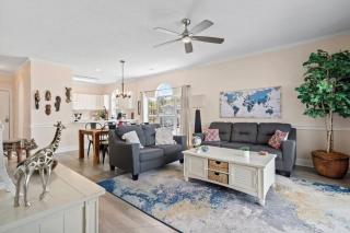 Travel the World Pet-Friendly Global-Themed Condo w Natural Light - 4