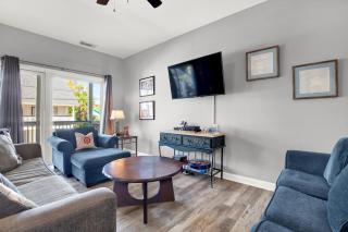 Beach Bum Hideaway - 5