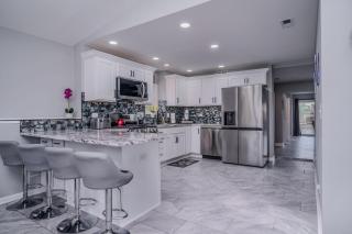 The Riverwalk Retreat on the Fox Waterfront Vacation Rental in Downtown McHenry 3BR 2BA Home with Private Pier - 7