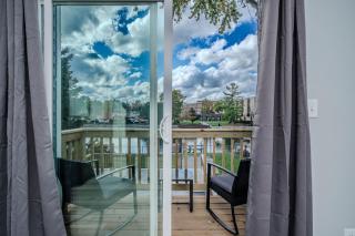 The Riverwalk Retreat on the Fox Waterfront Vacation Rental in Downtown McHenry 3BR 2BA Home with Private Pier - 4