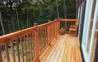 Lakefront & Snowshoeing - only 1h15 to Montreal - 8