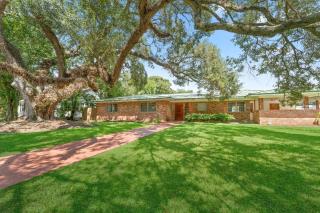 Rest & Play- Fire pit, Grill, PingPong- Walk 2 LSU - 3