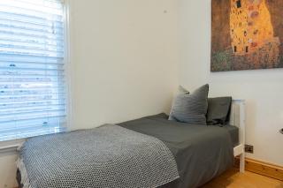 Bright & Comfy Single Room in Bexley Village - 8
