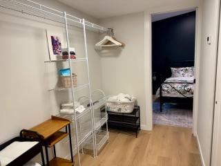 Island Coastal Retreat, Walk to Beach Access - 7