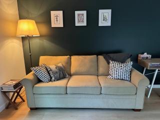 Island Coastal Retreat, Walk to Beach Access - 3