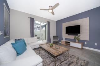 4964RS TOWNHOUSE 4 BEDROOMS & 3 BATHROOMS + POOL - 1