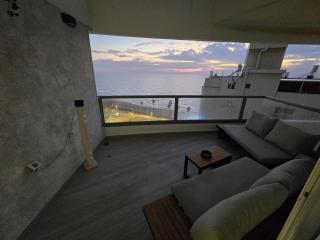Breathtaking 3bd, by the Sea - 9