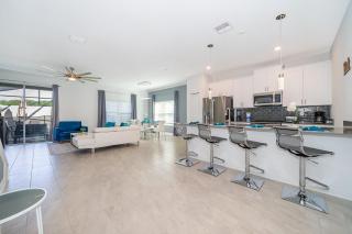 4415RH TOWNHOUSE 5 BEDROOMS & 4 BATHROOMS + POOL - 7