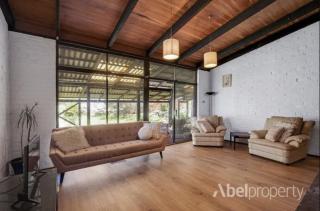 Tranquil home in hills with city views - 7