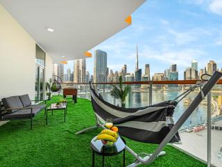 Stunning Burj Khalifa & Lake View 2BR with GYM and Pool - 2