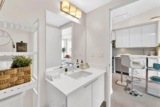 Hidden gem in Humber bay shores Toronto with parking - 3