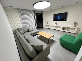 Spacious Beachfront Apartment - 4