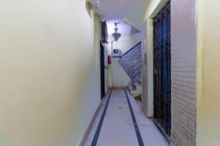 Hotel O Home Cozy Studio Collage Square Hotel Maya International Near St. Thomas's Church - 8